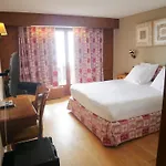 Between Hotel