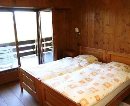 Between Boutique 3*