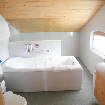 Hotel Between 3*