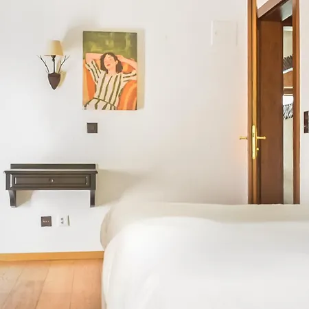 Between מלון Chamoson