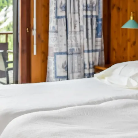 Hotel Between