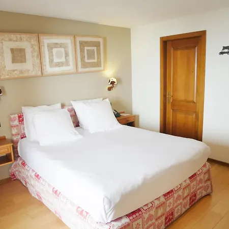 Hotel Between 3*