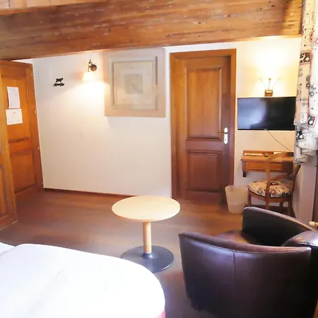 Hotel Between Chamoson