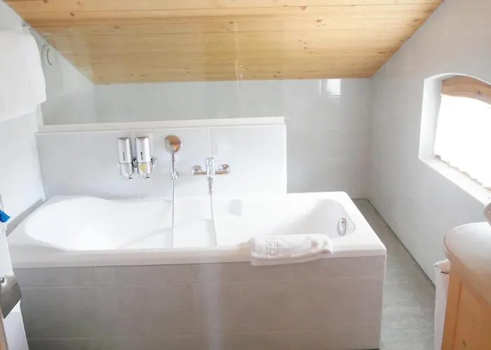 Hotel Between 3*