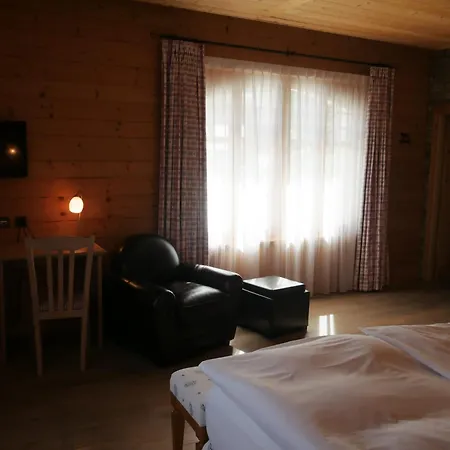 Hotel Between Chamoson